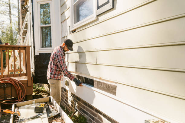 Trusted Storm Damage Siding Repair service in Windsor, IL - Creative Siding